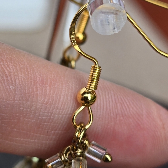 Vintage Black Gold Metal Floral Drop Fuax Pearl Clip On Earrings - Picture 5 of 15